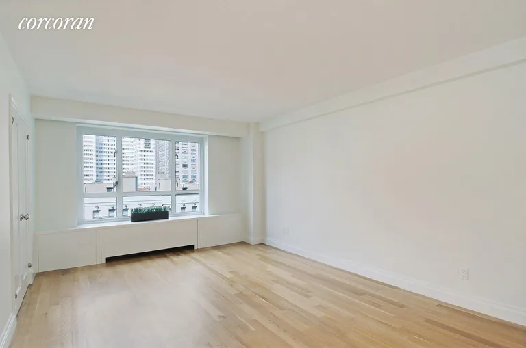 New York City Real Estate | View 200 East 66th Street, D8-04 | Master Bedroom | View 6