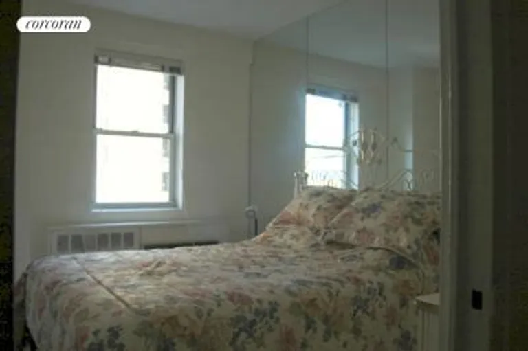 New York City Real Estate | View 30 West 60th Street, 6U | room 7 | View 8