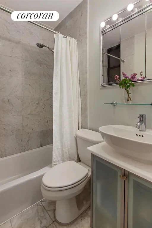 New York City Real Estate | View 221 5th Avenue, 1A | Full Bathroom | View 7