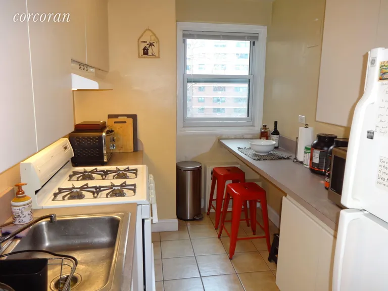 New York City Real Estate | View 122 Ashland Place, 7N | Windowed Kitchen | View 4
