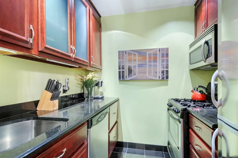 New York City Real Estate | View 159 Madison Avenue, 4G | Kitchen | View 5