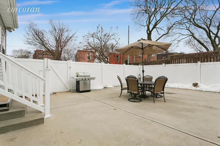 New York City Real Estate | View 32 Reeve Place | Massive Backyard | View 6