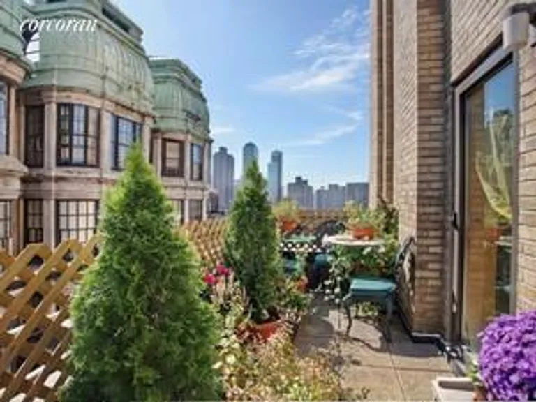 New York City Real Estate | View 253 West 73rd Street, 17H | room 1 | View 2