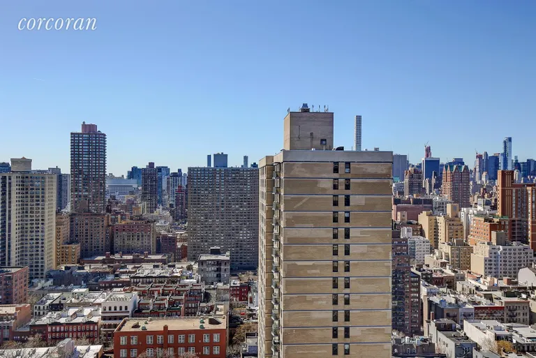 New York City Real Estate | View 300 East 85th Street, 2905 | Location 3 | View 10