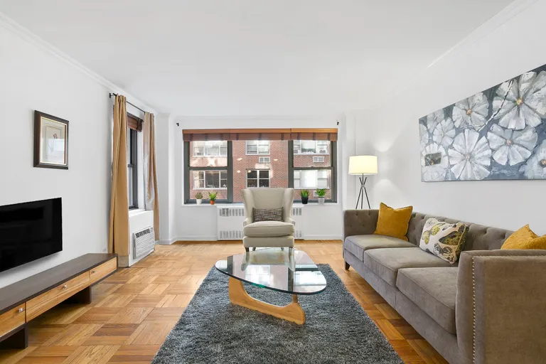 New York City Real Estate | View 420 East 55th Street, 4A | 1 Bed, 1 Bath | View 1