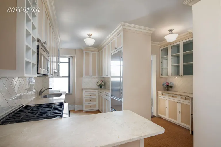 New York City Real Estate | View 815 Park Avenue, 12B | room 2 | View 3