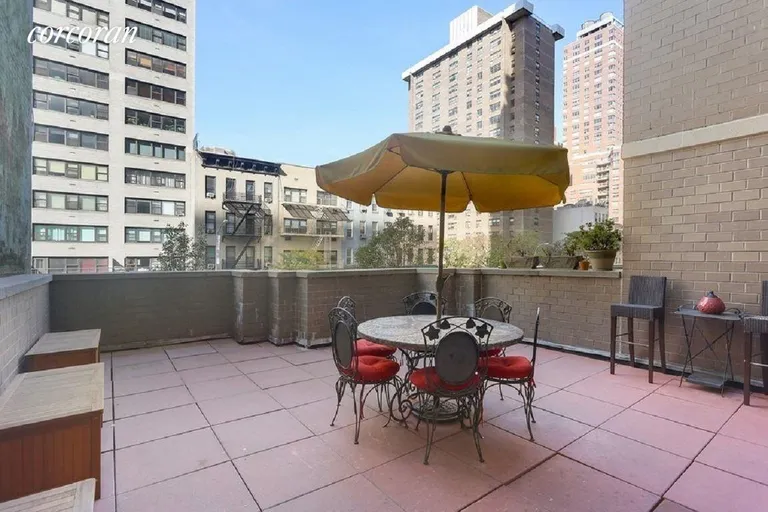 New York City Real Estate | View 400 East 70th Street, 202 | room 1 | View 2