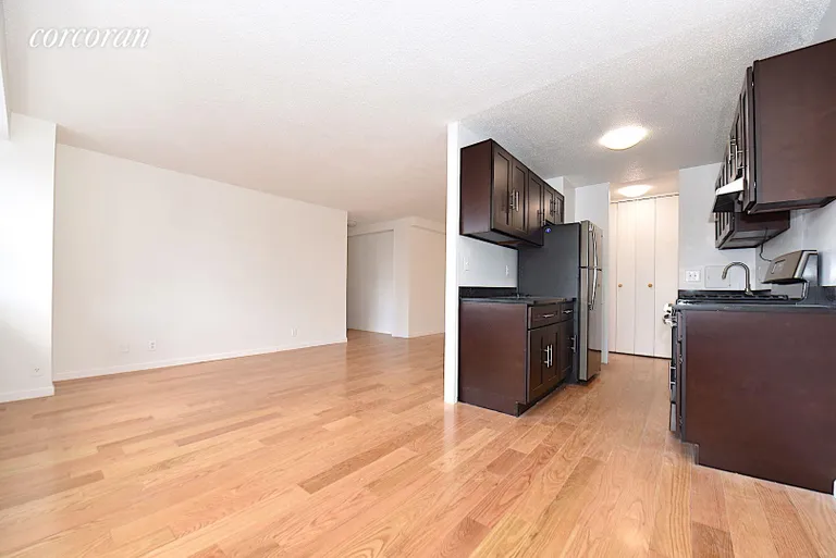 New York City Real Estate | View 47-50 59th Street, 2D | room 3 | View 4