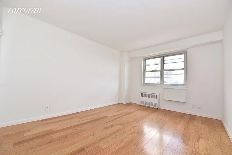 New York City Real Estate | View 47-50 59th Street, 2D | room 4 | View 5