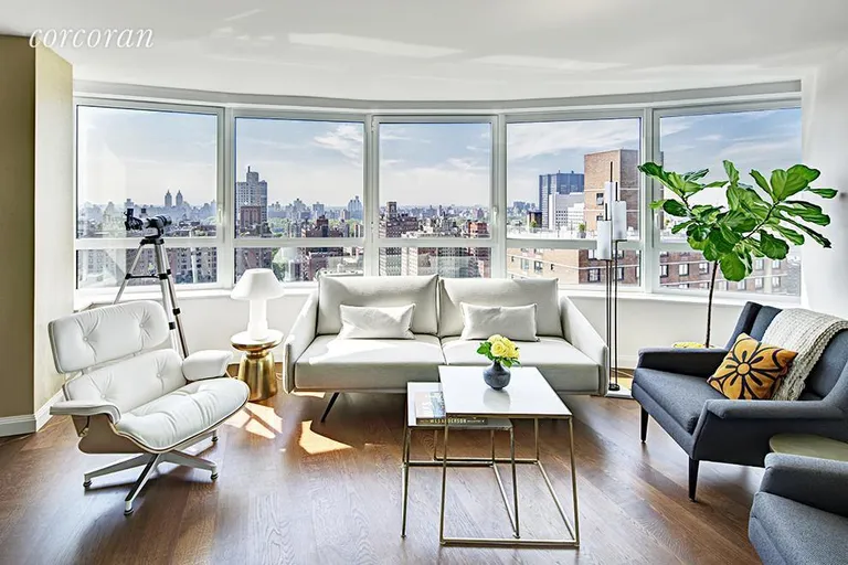 New York City Real Estate | View 200 East 94th Street, 2712 | 4 Beds, 3 Baths | View 1