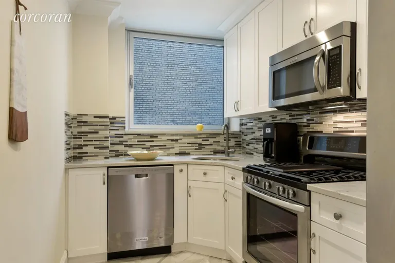 New York City Real Estate | View 1200 Fifth Avenue, 12C | Kitchen | View 2