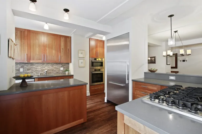 New York City Real Estate | View 400 East 52Nd Street, 3J | Kitchen | View 2