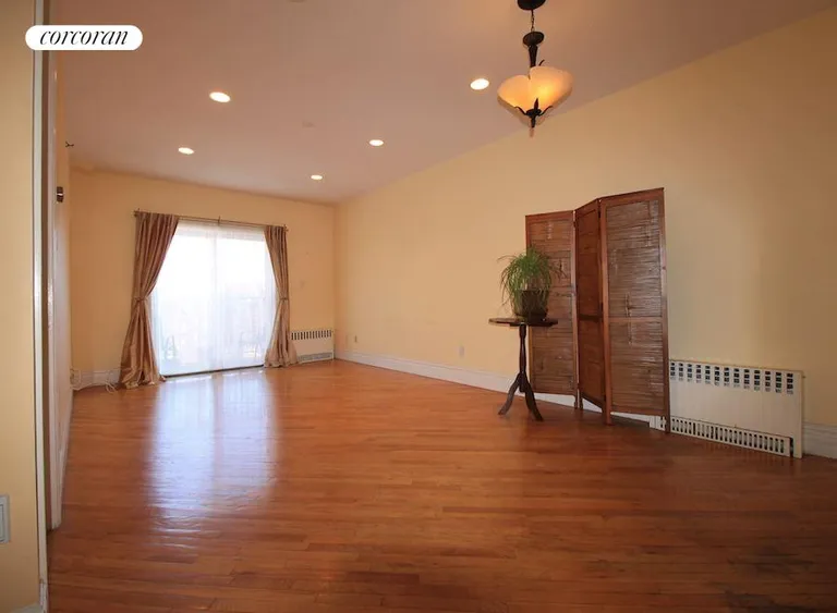 New York City Real Estate | View 238A Franklin Avenue, 3B | Living Room | View 3