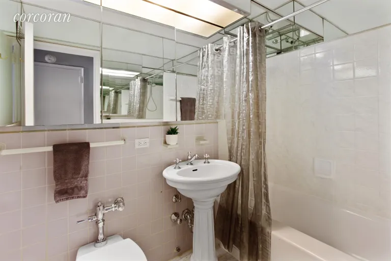 New York City Real Estate | View 176 East 77th Street, 10C | Bathroom | View 6