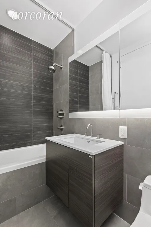New York City Real Estate | View 545 Washington Avenue, 305 | Guest Bath w/ Soaking Tub | View 7