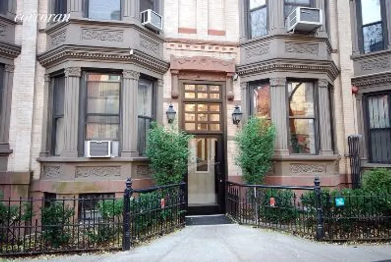 New York City Real Estate | View 190 Garfield Place, 2b | 1 Bed, 1 Bath | View 1