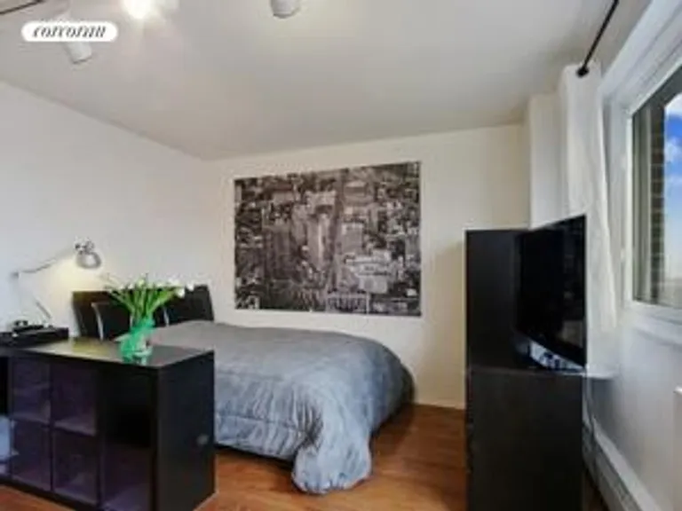 New York City Real Estate | View 191 Willoughby Street, 16E | room 1 | View 2