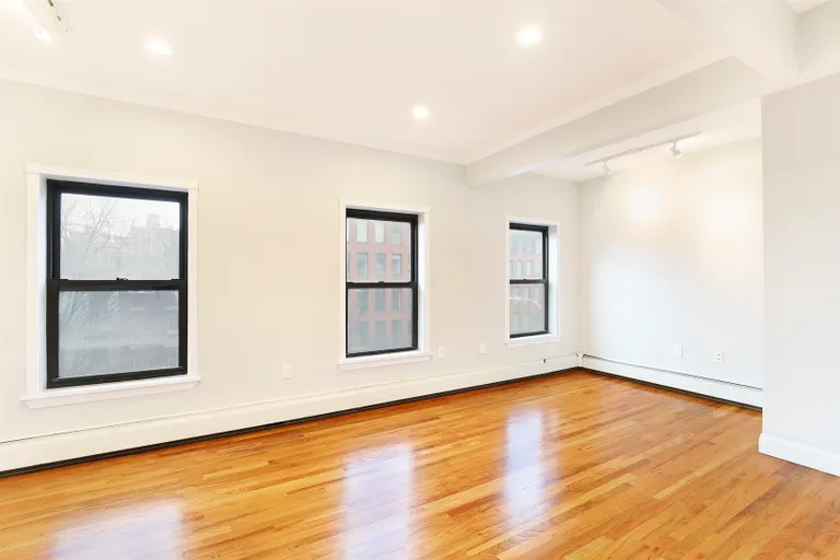New York City Real Estate | View 479 Atlantic Avenue, 3 | Living Room | View 2
