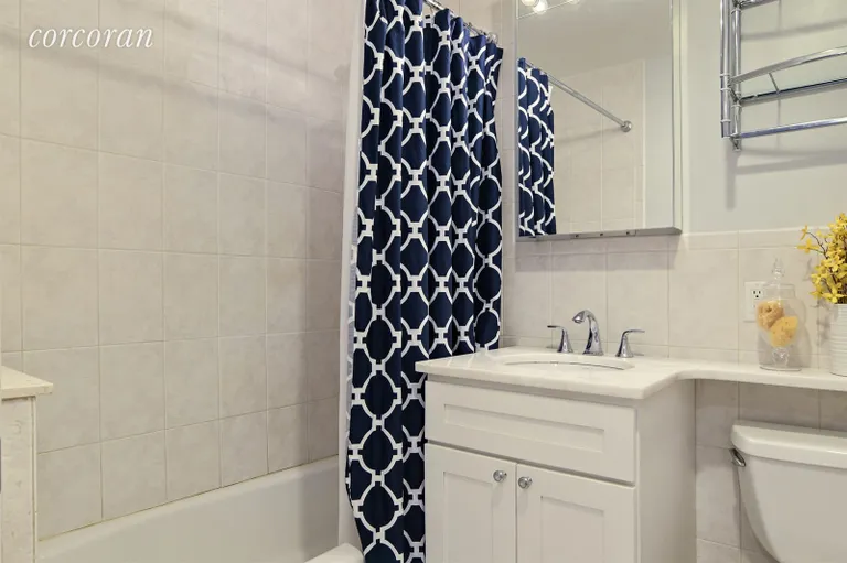 New York City Real Estate | View 305 3rd Street, 2H | Second full bathroom  | View 8