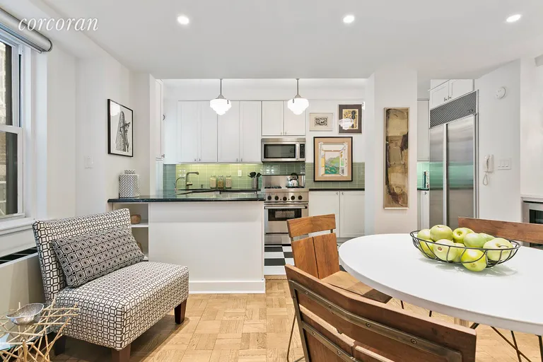 New York City Real Estate | View 1025 Fifth Avenue, 8BS | Large Eat-in Kitchen  | View 8