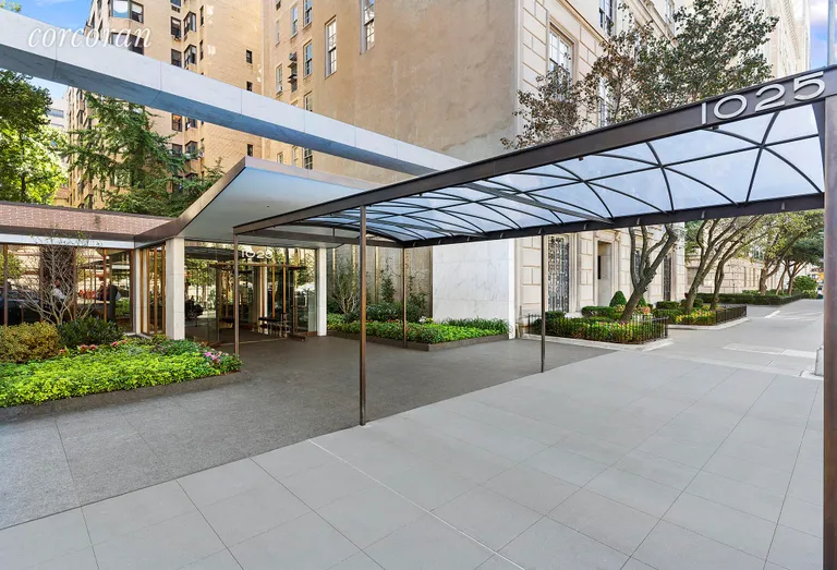 New York City Real Estate | View 1025 Fifth Avenue, 8BS | 1025FifthBuilding photo | View 11