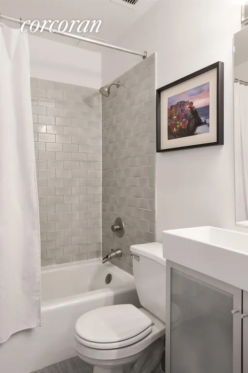New York City Real Estate | View 315 Saint Johns Place, 3A | 2nd Bathroom | View 6