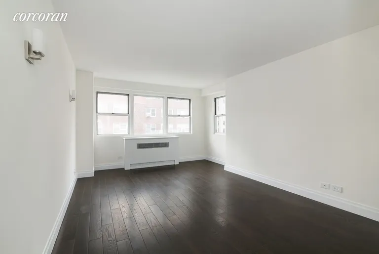 New York City Real Estate | View 245 East 35th Street, 12C | room 1 | View 2
