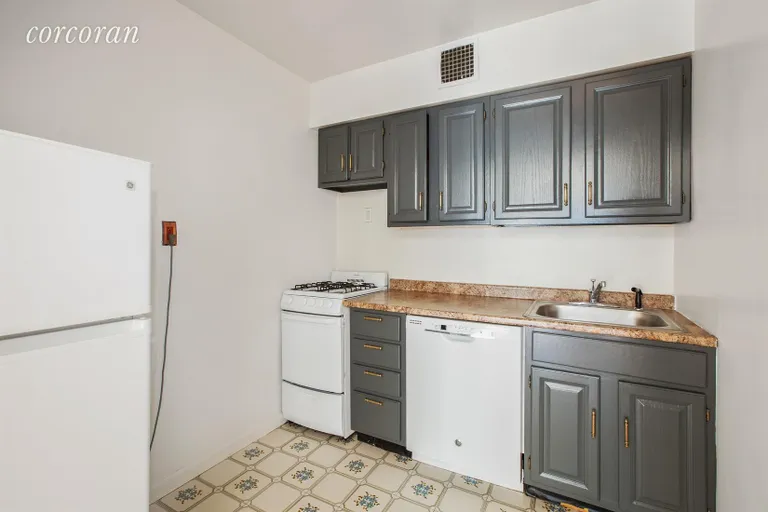 New York City Real Estate | View 25 West 75th Street, 3F | Kitchen | View 3