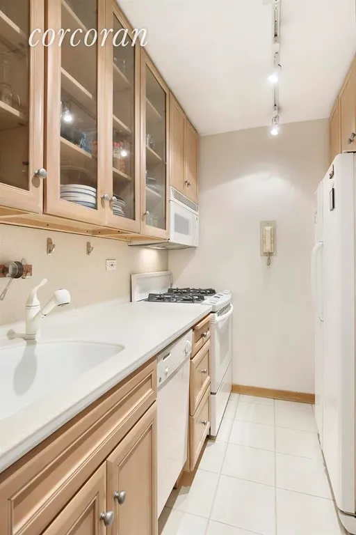 New York City Real Estate | View 170 West End Avenue, 15C | Kitchen | View 4