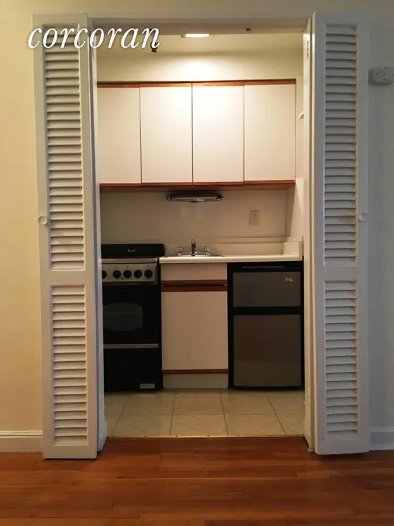 New York City Real Estate | View 230 East 52nd Street, 2A | Compact Kitchen | View 5