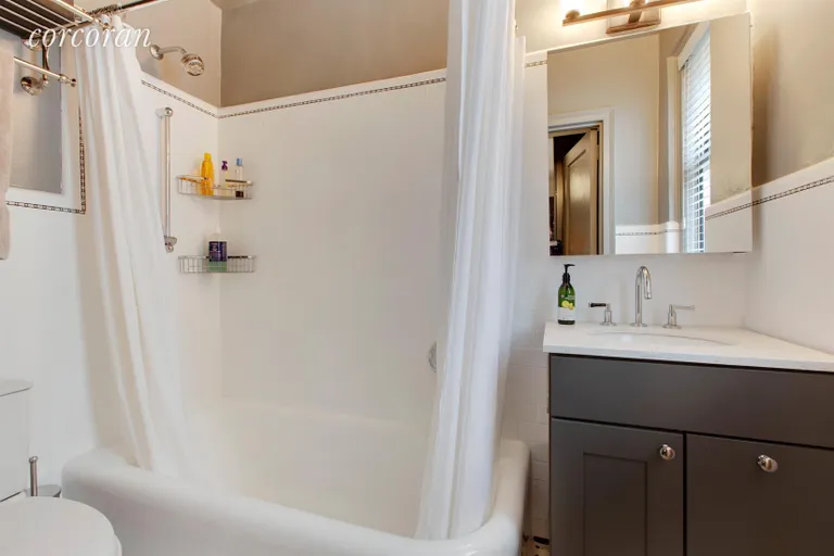 New York City Real Estate | View 305 West 86th Street, 3C | Bathroom | View 4