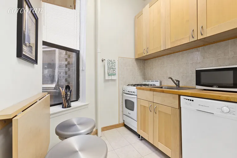New York City Real Estate | View 509 East 88th Street, 5B | Full Windowed Kitchen | View 4