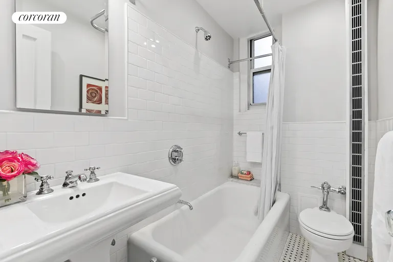 New York City Real Estate | View 11 West 69th Street, 7A | room 9 | View 10
