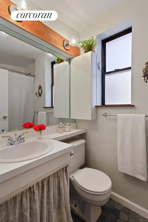 New York City Real Estate | View 11 Lincoln Place, 3L | Bathroom | View 6