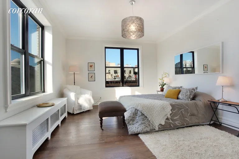 New York City Real Estate | View 225 Eastern Parkway, 3A | Corner exposure | View 4