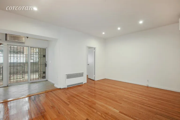 New York City Real Estate | View 27 West 71st Street, 1C | Living Room | View 2