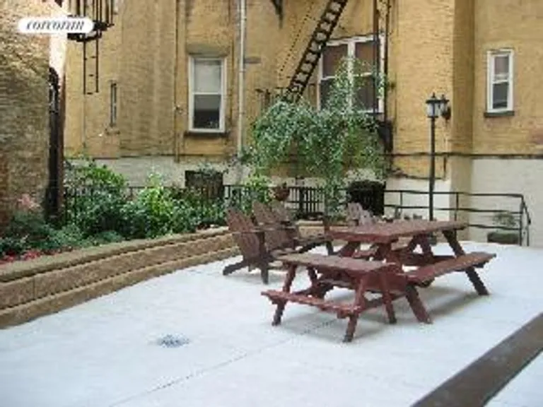 New York City Real Estate | View 45 Pineapple Street, 2C | room 2 | View 3