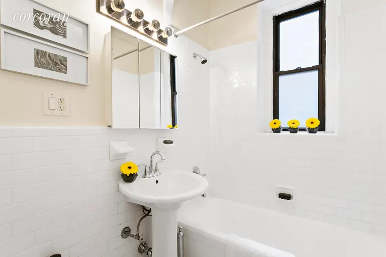 New York City Real Estate | View 70 Lenox Road, 1H | Dazzling bathroom  | View 9