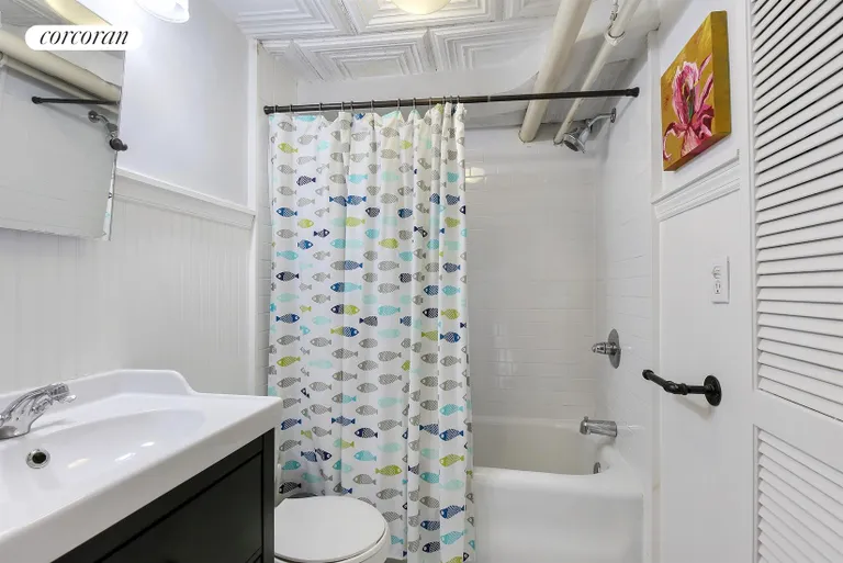 New York City Real Estate | View 210 Columbia Heights, GRDN | Bathroom | View 3