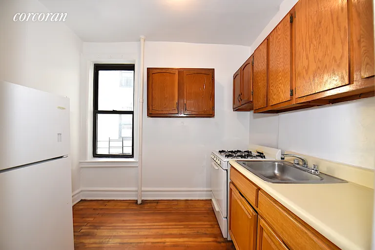 New York City Real Estate | View 31-50 33rd Street, 3A | room 6 | View 7