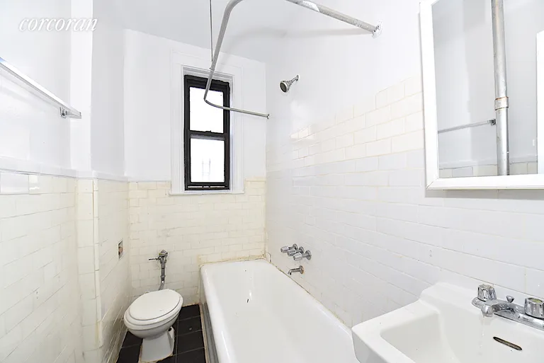 New York City Real Estate | View 31-50 33rd Street, 3A | room 7 | View 8