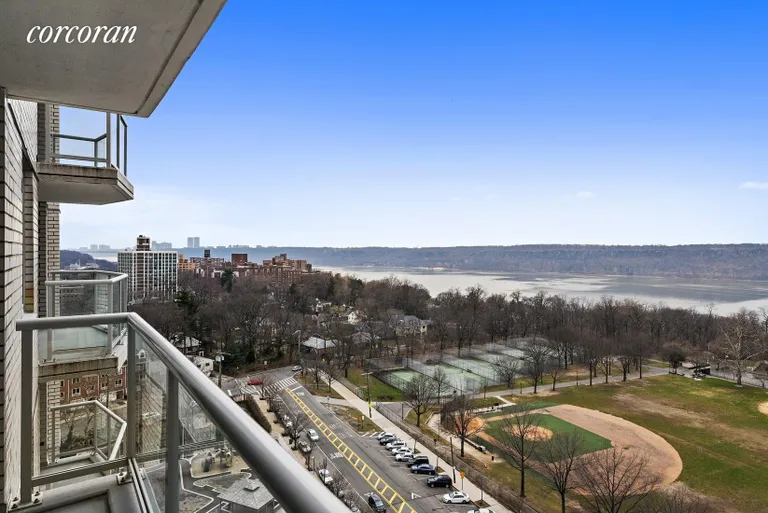 New York City Real Estate | View 3333 Henry Hudson Parkway, 17G | room 1 | View 2