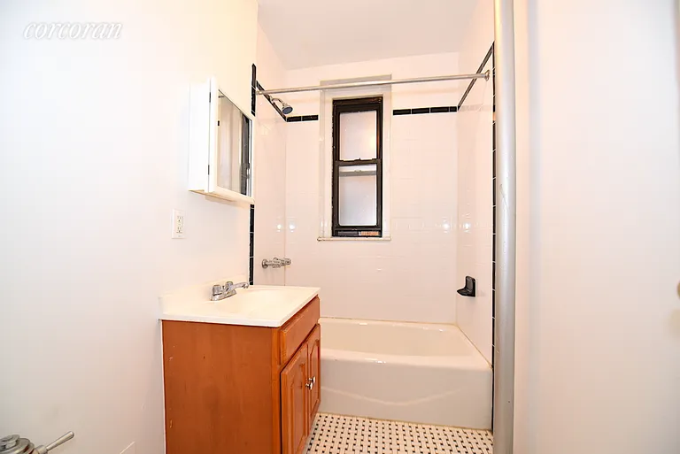 New York City Real Estate | View 26-80 30th Street, R3 | room 7 | View 8