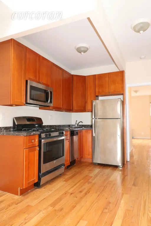 New York City Real Estate | View 13 Newel Street, 3R | 1 Bed, 2 Baths | View 1