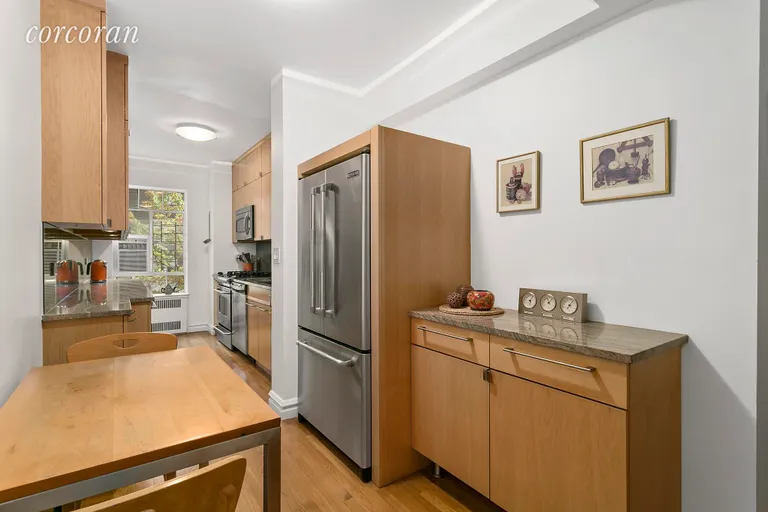 New York City Real Estate | View 565 West End Avenue, 4AA | room 1 | View 2