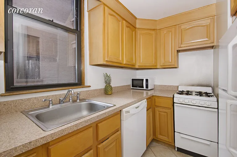 New York City Real Estate | View 68 West 69th Street, 2C | room 1 | View 2