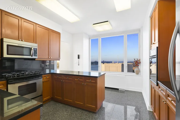 New York City Real Estate | View 220 Riverside Boulevard, 39A | room 8 | View 9