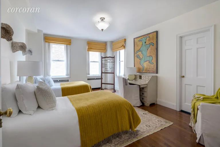 New York City Real Estate | View 10 Gracie Square, 7A | room 10 | View 11