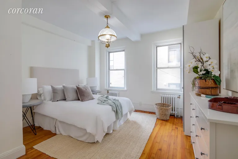 New York City Real Estate | View 10 Gracie Square, 7A | room 11 | View 12