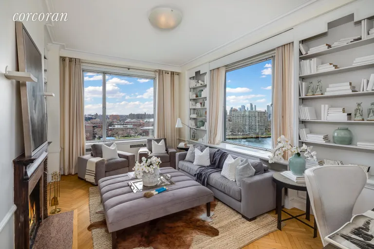New York City Real Estate | View 10 Gracie Square, 7A | room 4 | View 5